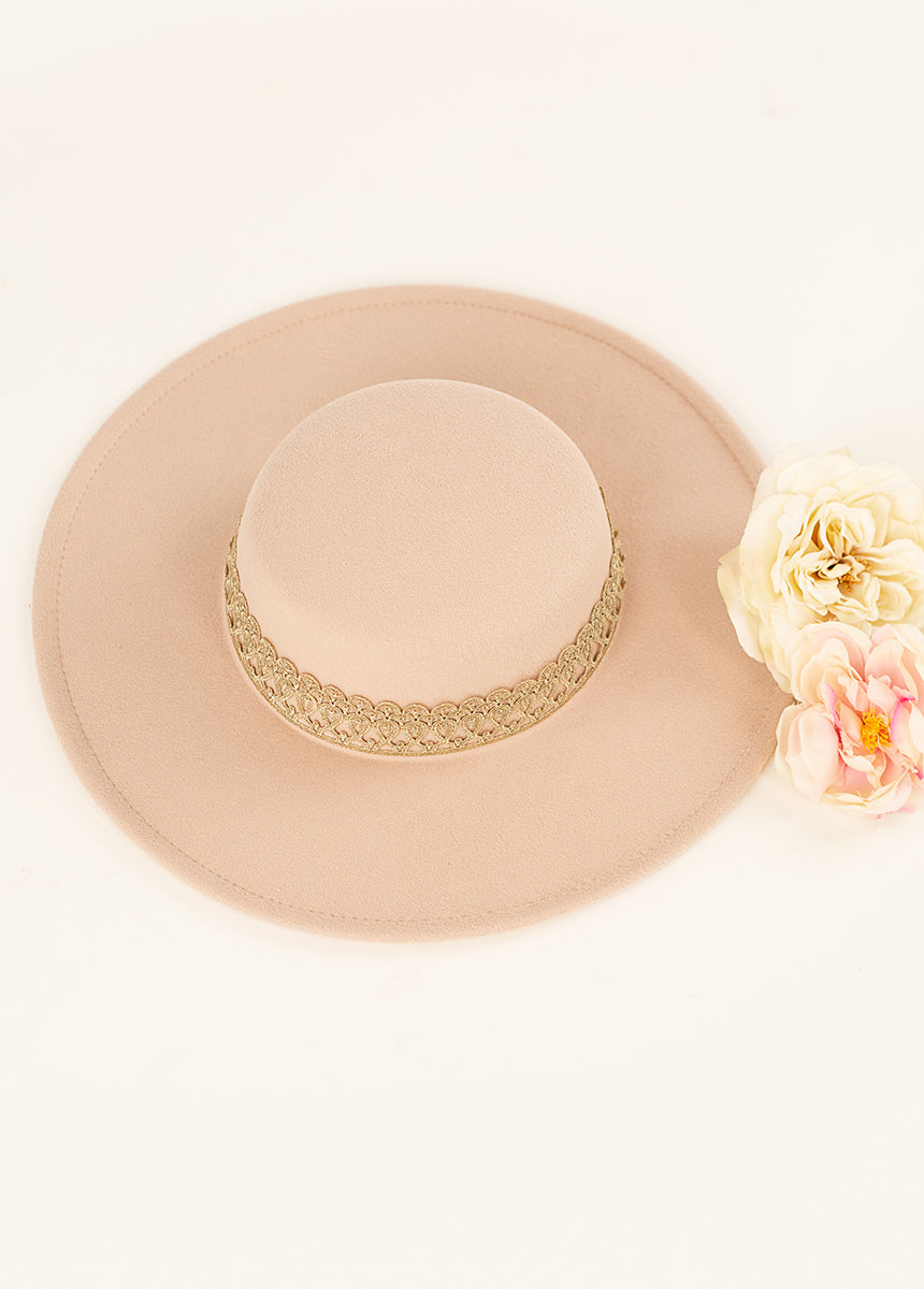 Halo Bridal Hat in Shell