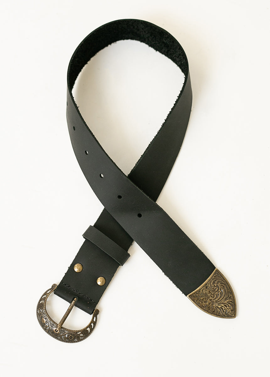 Sinda Leather Belt in Distressed Black