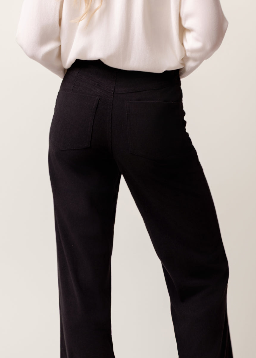 Avina Pants in Black