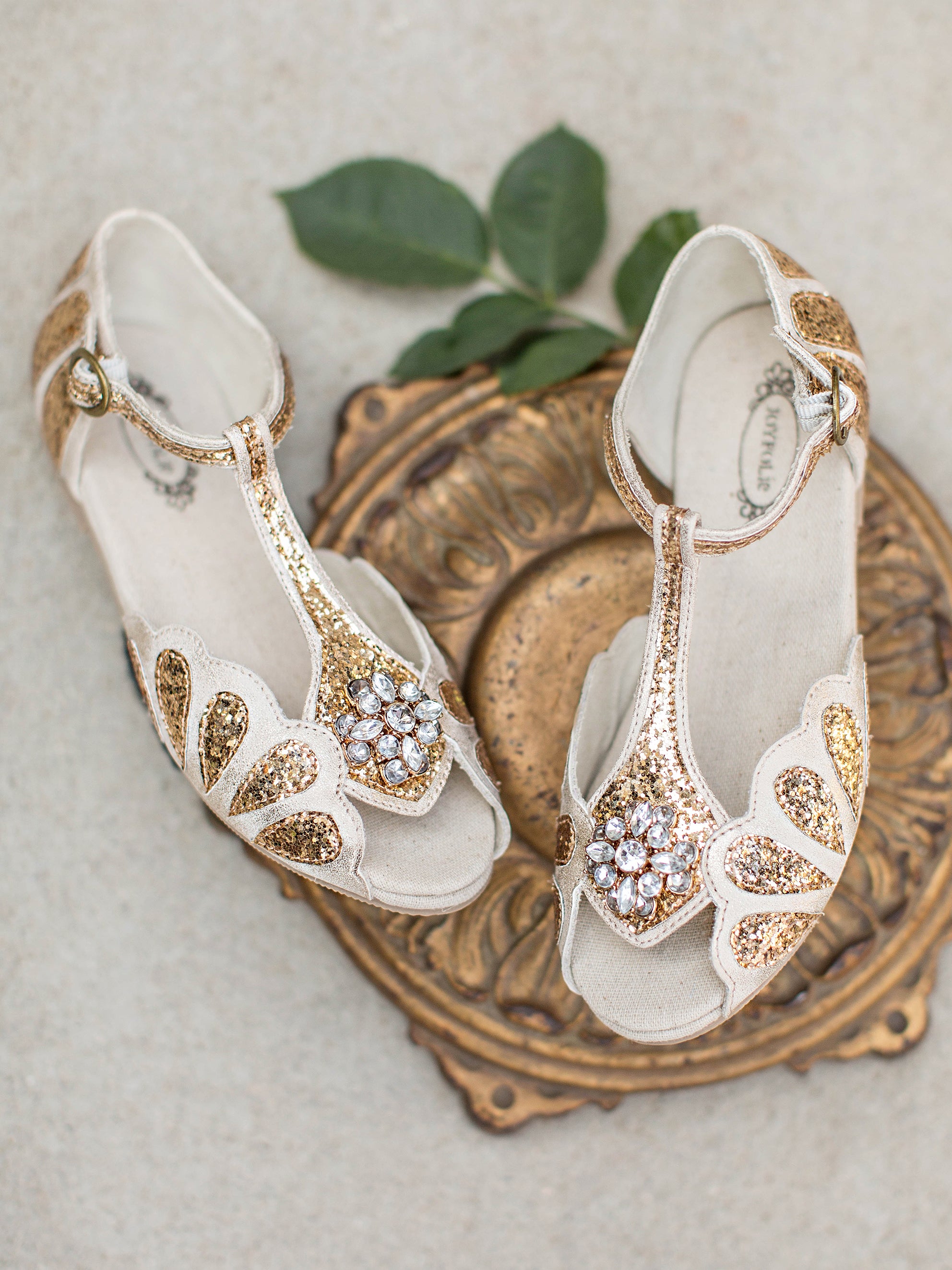 Mari Flat in Gold