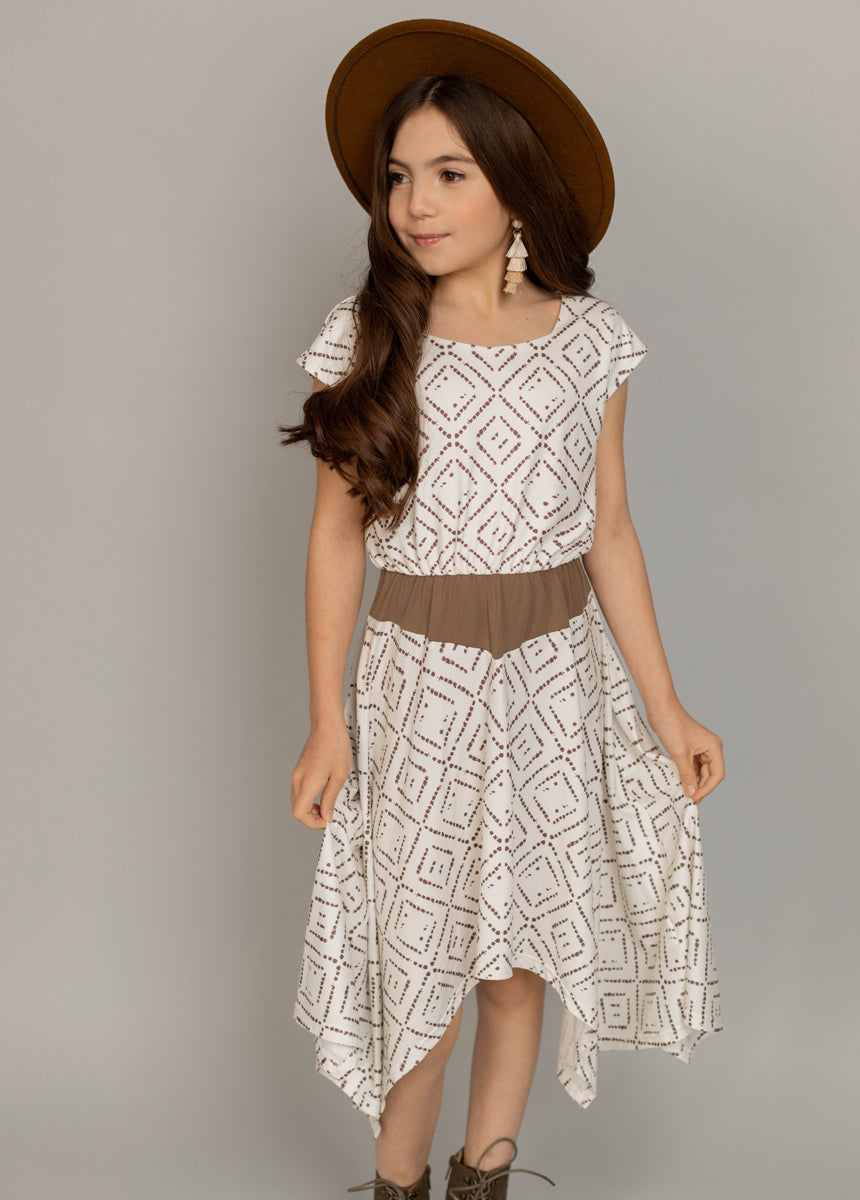 cream boho dress 1970s Boho Cream Rainbow Flutter Sleeve Lace Trim Maxi Dress Selected by Two Vintage Twins