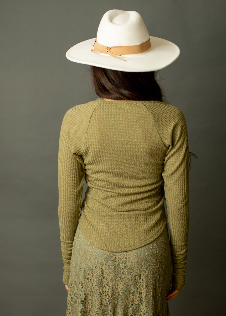 Alba Top in Olive