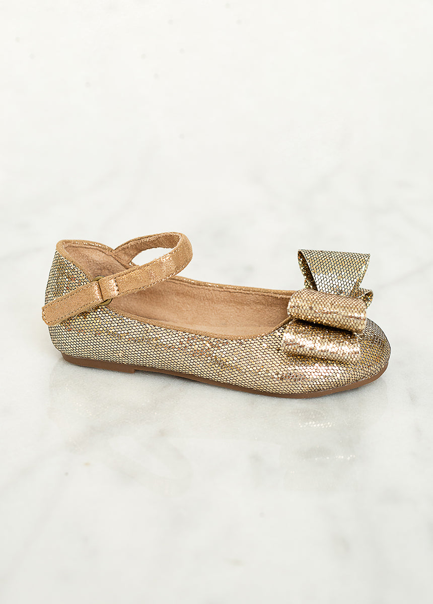 Gold flats - me and bridesmaids  Gold sparkly shoes, Glitter flats,  Fashion shoes