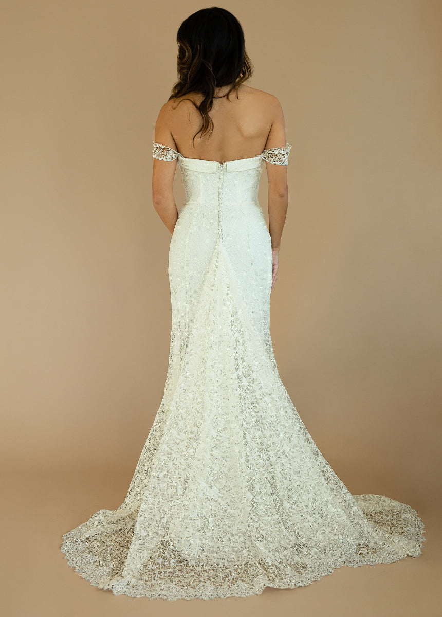 Jianna Bridal Gown in Lily