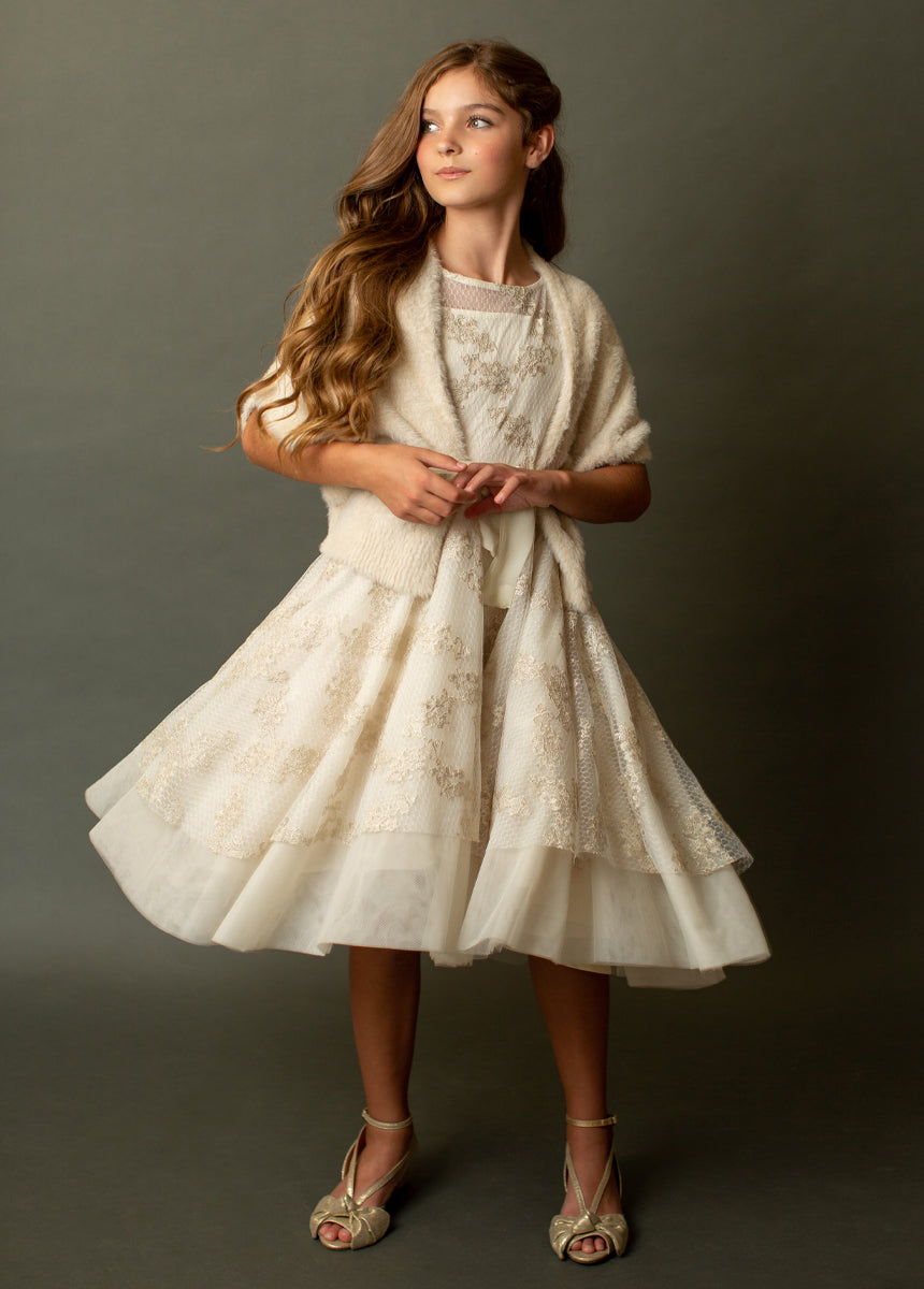 Judith Cardi in Ecru