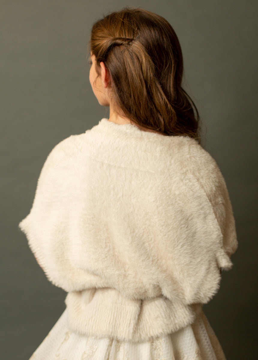 Judith Cardi in Ecru