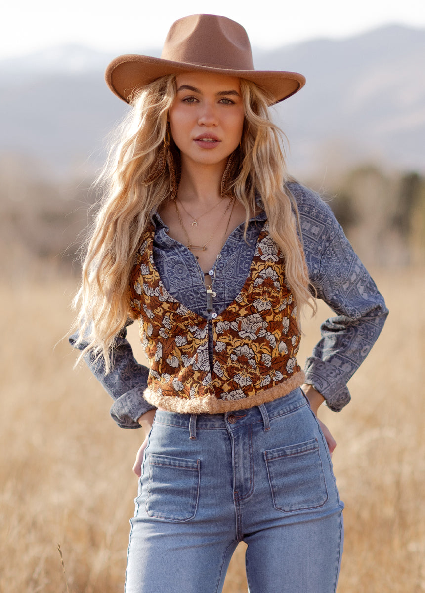 Agnecia Top in Light Bandana