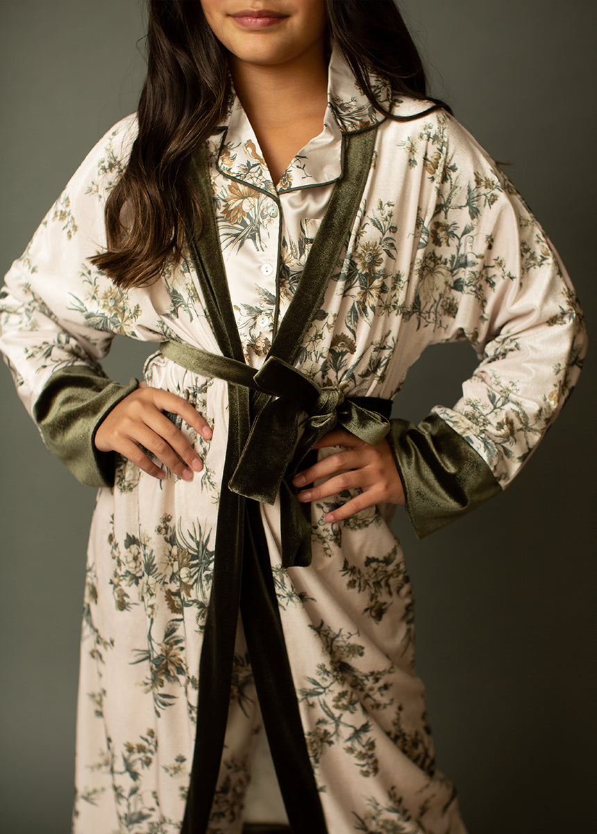 Kamie Robe in Neutral Floral