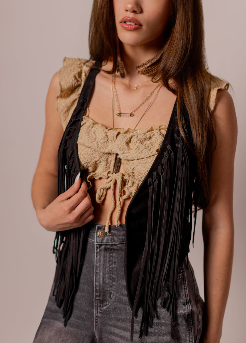 Salomi Vest in Black