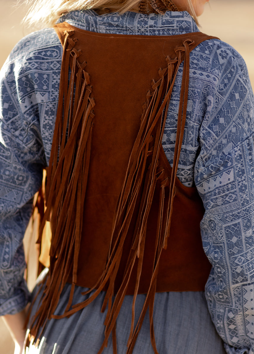 Salomi Vest in Nutmeg