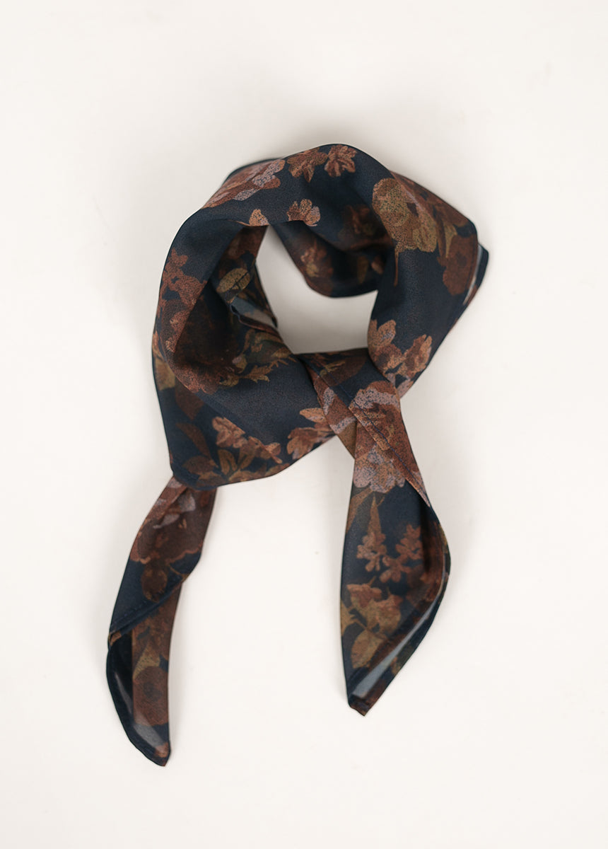 Chelsea Scarf in Large Navy Floral