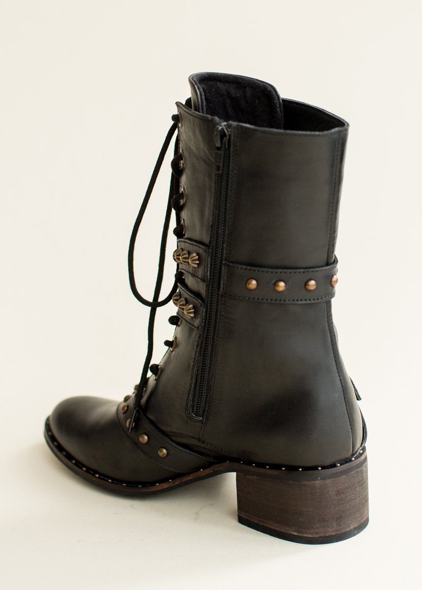 Rowan Leather Combat Boot in Distressed Black