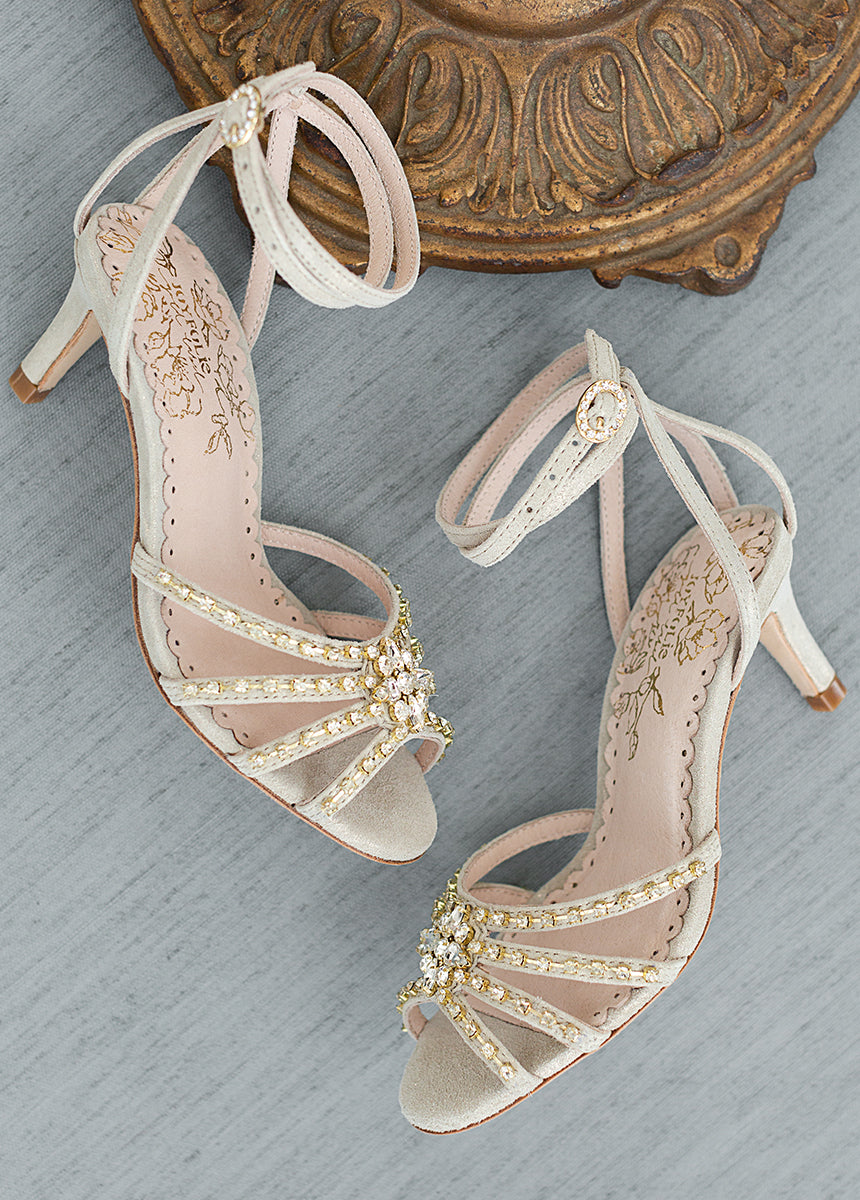 Ivory Floral Gold Wedding Shoe, Vintage Handmade Bridal Heels, Classic  Elegant Wedding Party Shoe, Bridesmaid Embroidered Shoe - Etsy