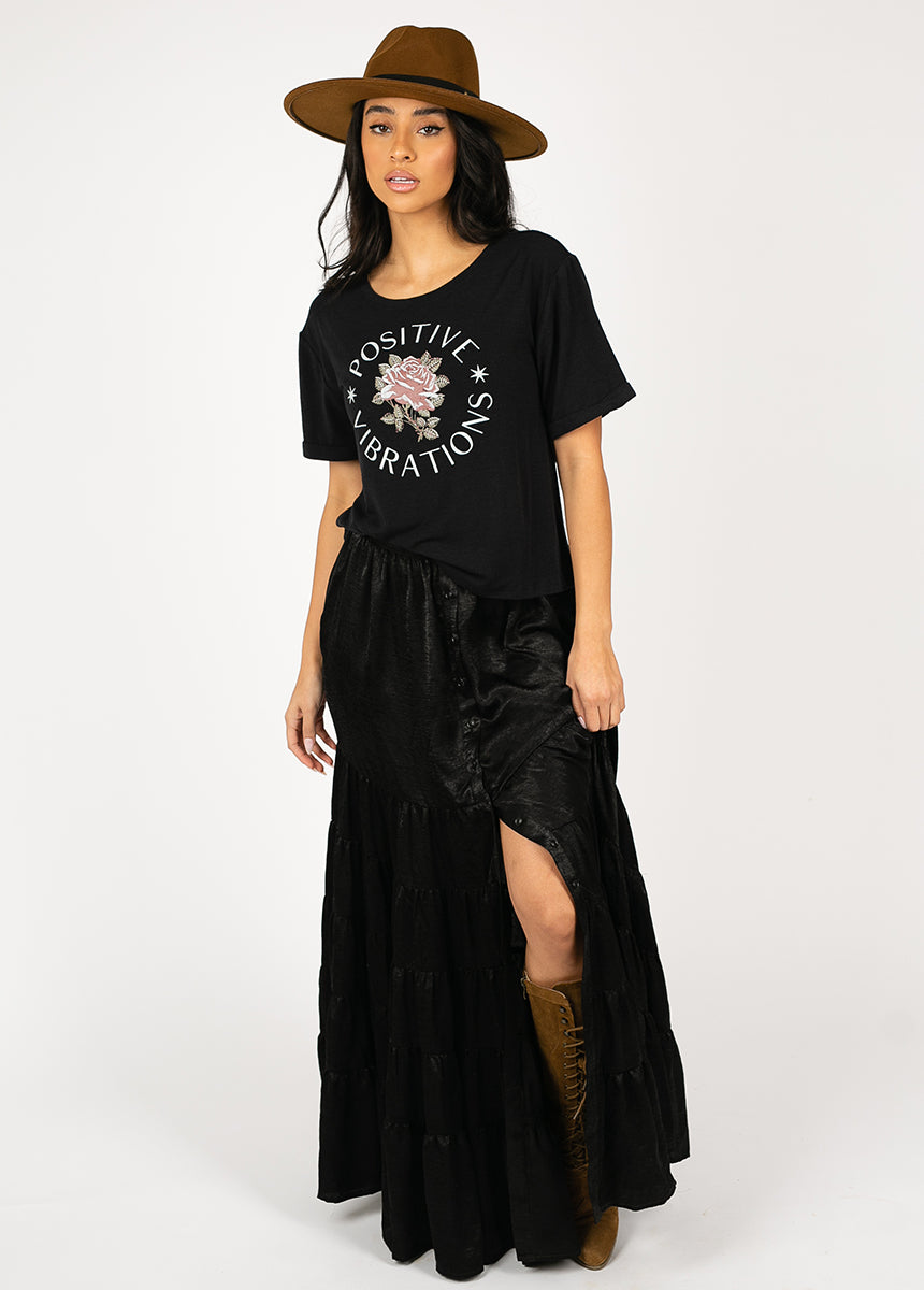 Women's Positive Vibes Tee in Black