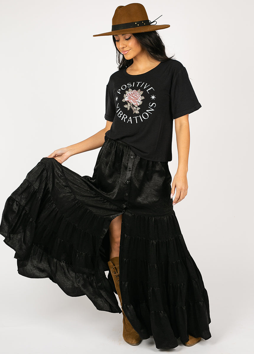 Women's Positive Vibes Tee in Black